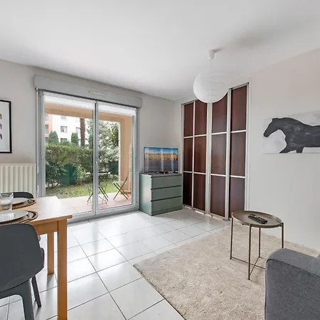 T2 Centre Avec Parking Gratuit Et Jardin アパート