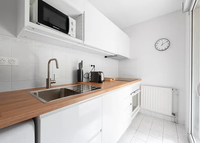 Apartment T2 Centre Avec Parking Gratuit Et Jardin *